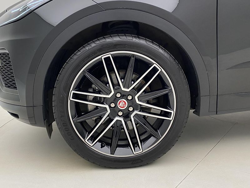 Jaguar E-Pace P250 R-DYNAMIC SE AWD AUT - fotka 33 z 44
