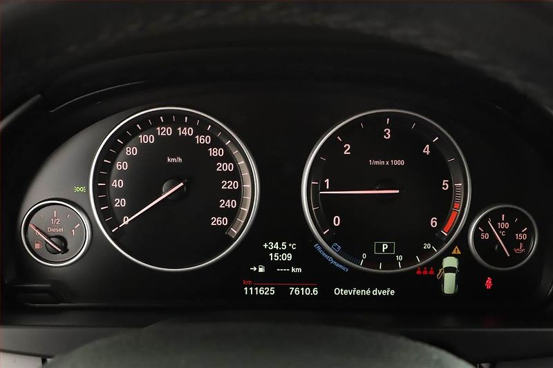 BMW X5 (2014) xDrive25d - fotka 9 z 18