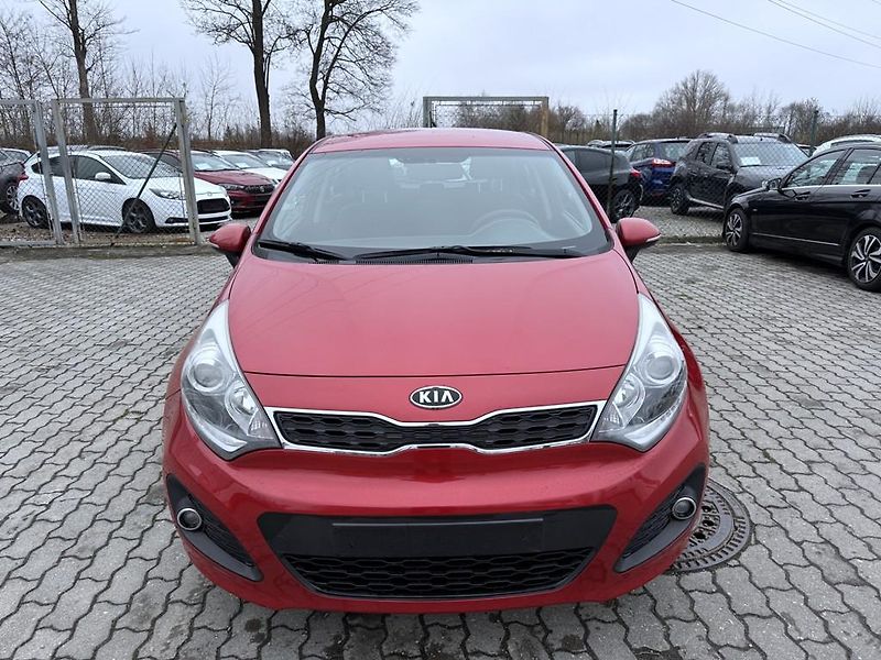 Kia Rio 1.4i 80 kW digi. klima - fotka 2 z 17