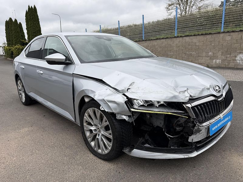 Škoda Superb 2,0TDi 147kW 4x4 automat navi  - fotka 2 z 17