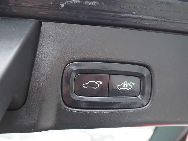 Volvo V90 (2022) B4, Momentum Pro - fotka 16 z 50