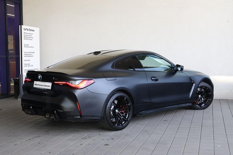 BMW M4 Competition M xDrive - fotka 3 z 35