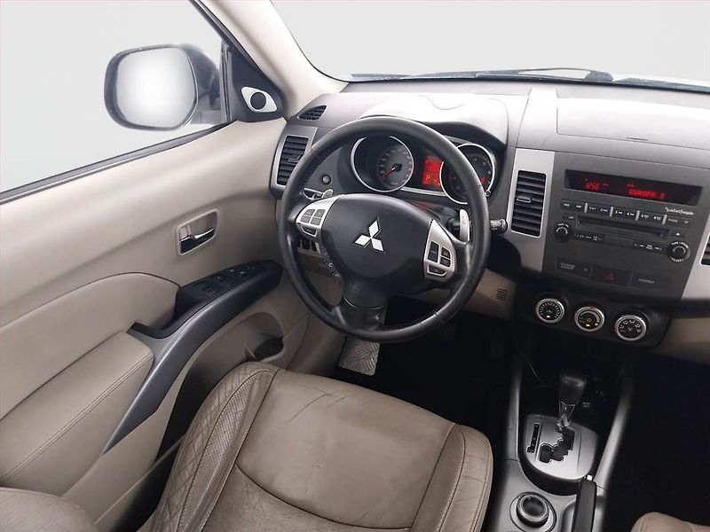 Mitsubishi Outlander (2009) 2.4 MIVEC, LPG, 4X4, Automat - fotka 7 z 21
