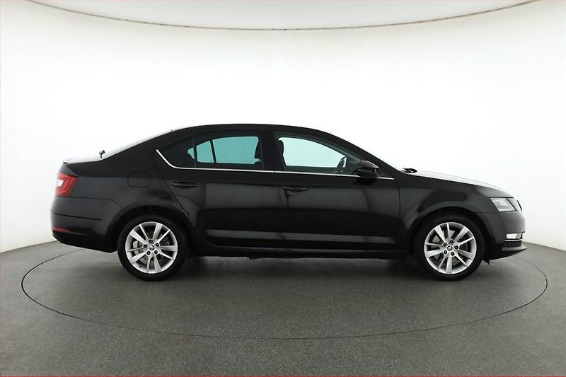 Škoda Octavia (2017) Style 1.8 TSI, Automat - fotka 6 z 21