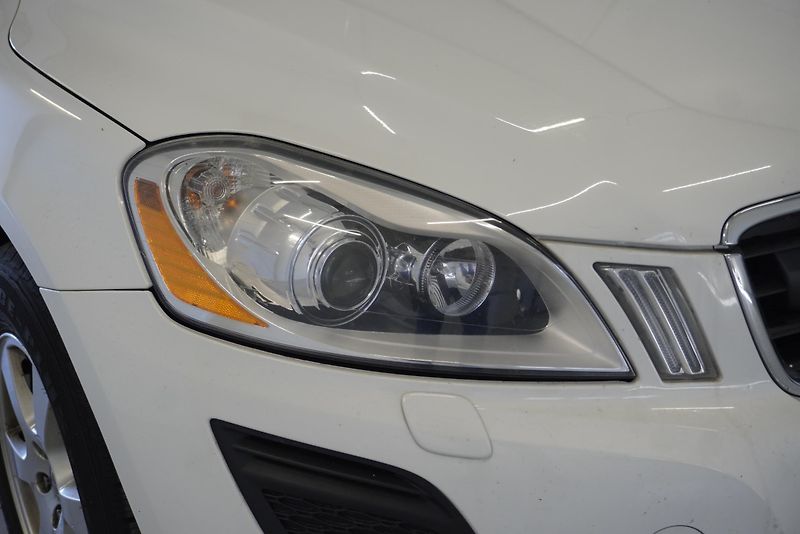 Volvo XC60 D4 AWD MOMENTUM AUT. - fotka 10 z 26