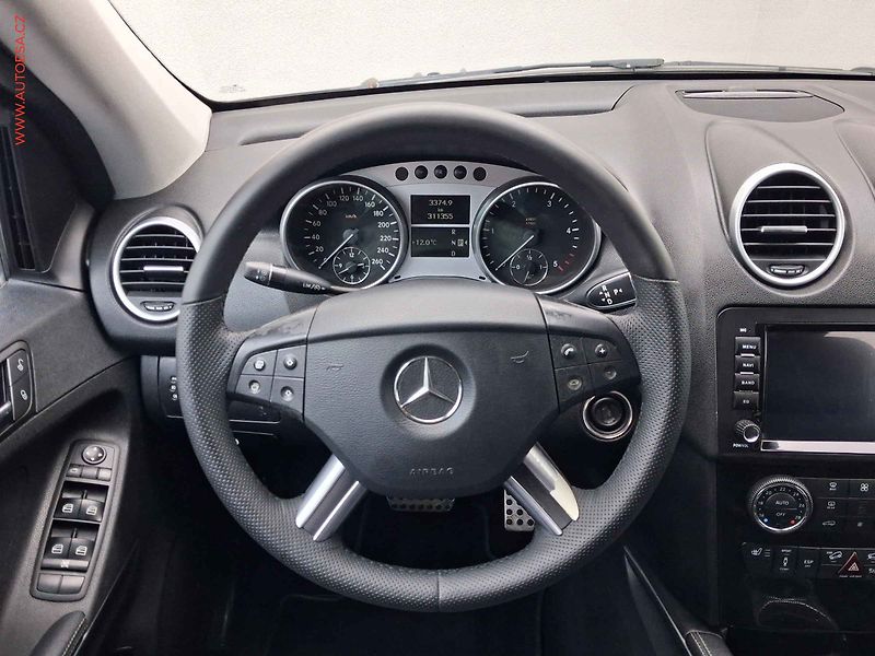 Mercedes-Benz Třídy M (2007) 3.0CDi ML350 4Matic, 1.maj - fotka 11 z 19