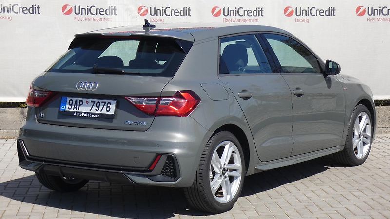 Audi A1 35 TFSI S-line Stronic - fotka 3 z 22