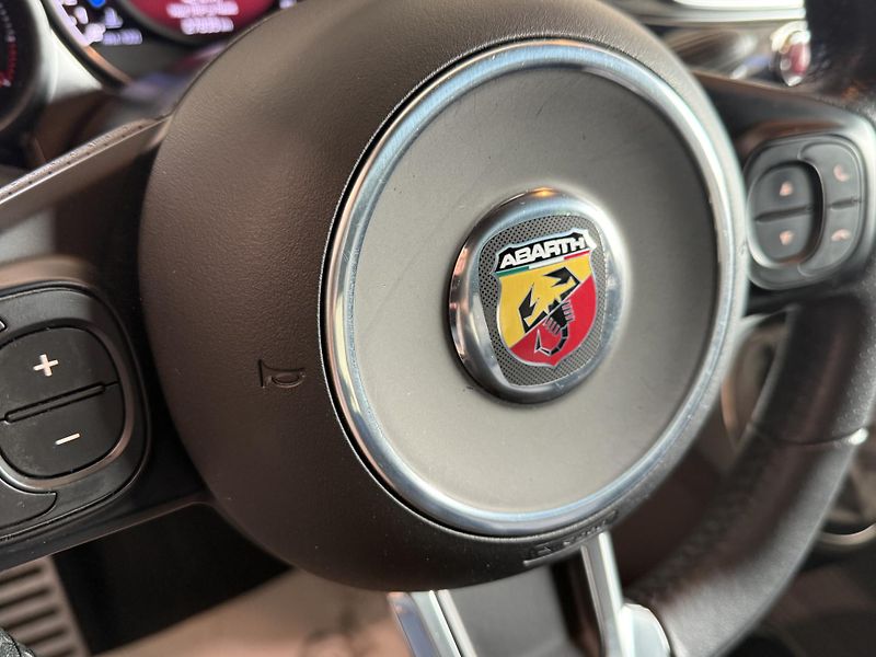 Abarth 595 121kW YAMAHA limited - fotka 9 z 18