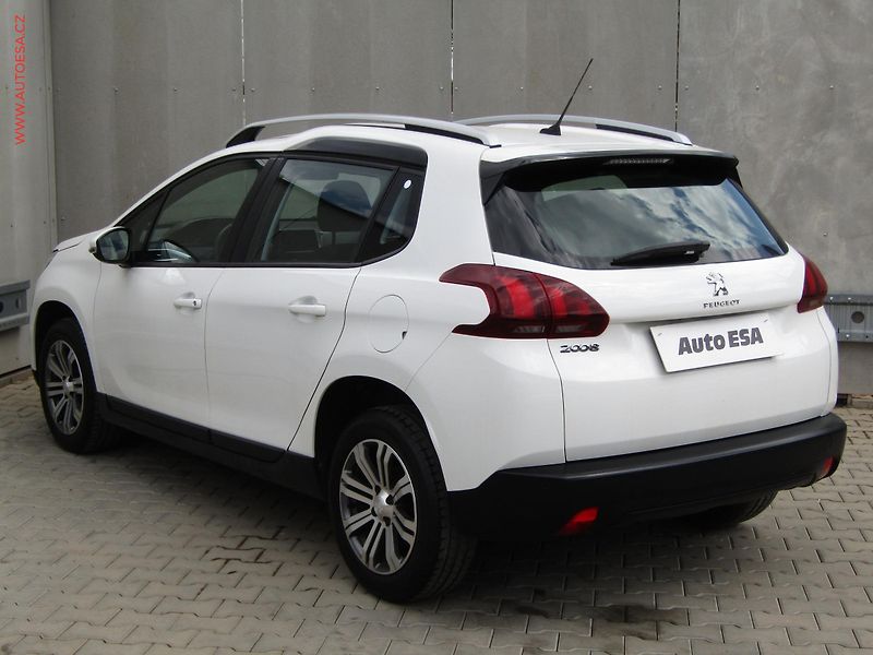 Peugeot 2008 (2019) 1.2 PT, ČR, AT - fotka 6 z 20