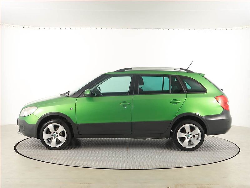 Škoda Fabia (2012) Scout 1.2 TSI, Tempomat - fotka 3 z 16
