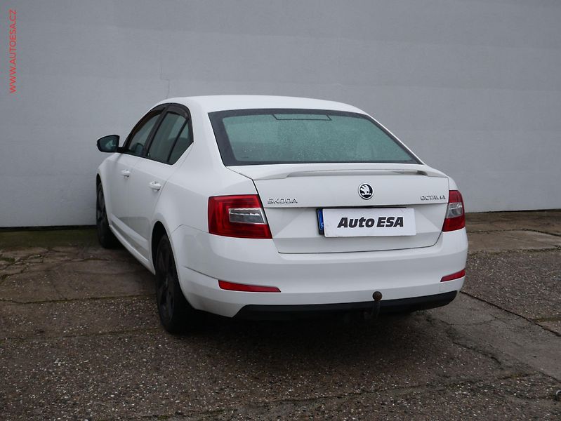 Škoda Octavia (2015) 2.0 TDi, ČR, Ambition - fotka 4 z 20