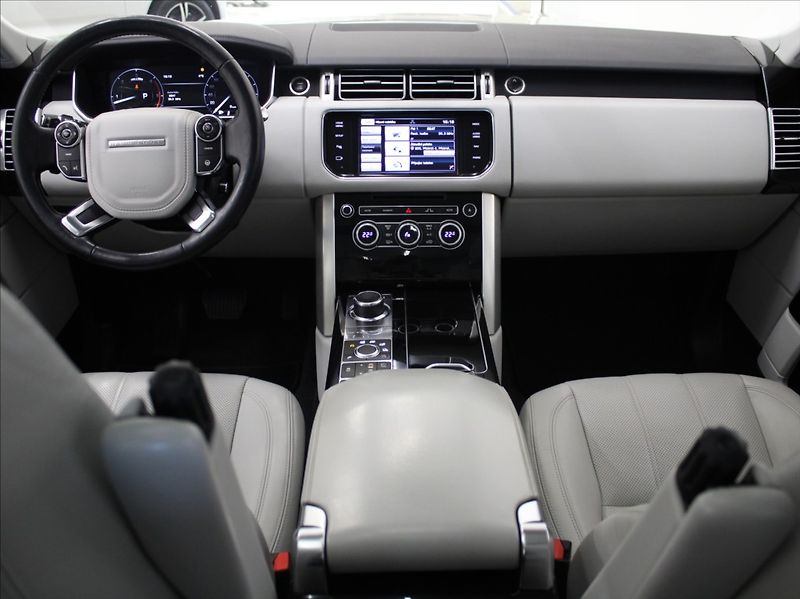 Land Rover Range Rover 3,0 TDV6 190kW Pano.Výprodej! - fotka 8 z 29