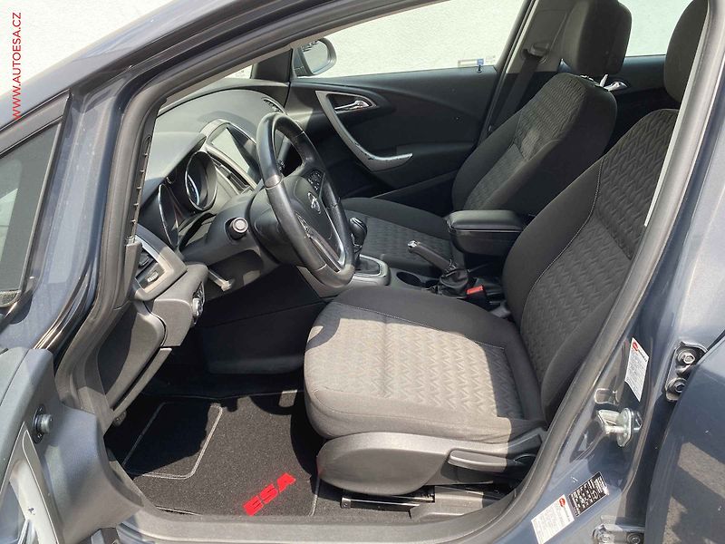 Opel Astra (2013) 1.7 CDTi, AC, TZ, park.asist - fotka 9 z 16