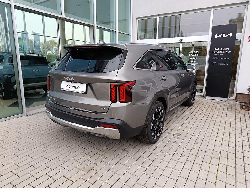Kia Sorento (2026) 7P 2,2 CRDi SCR 4x4 8DCT TOP - fotka 3 z 6