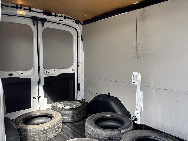 Ford Transit 2,0 EcoBlue Trend Chlaďák L2 - fotka 16 z 35