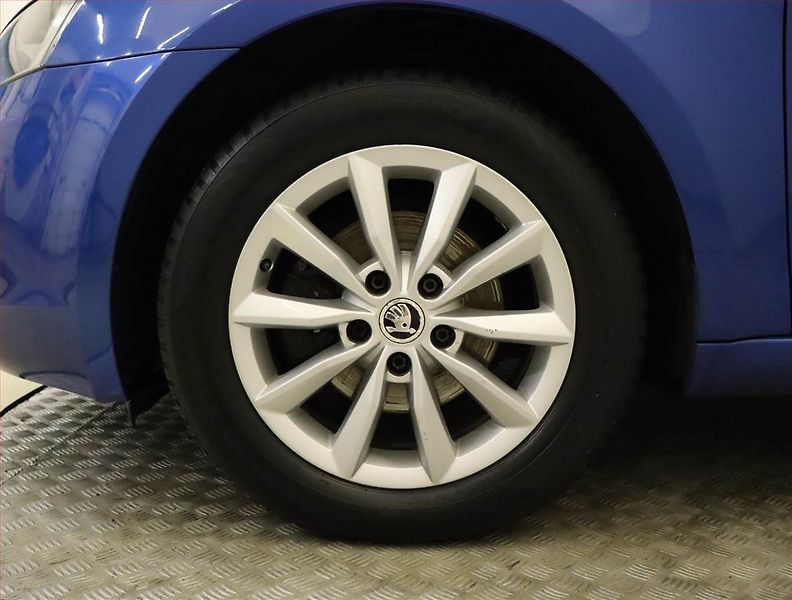 Škoda Octavia (2015) 1.6 TDI, Serv.kniha, Tempomat - fotka 15 z 18
