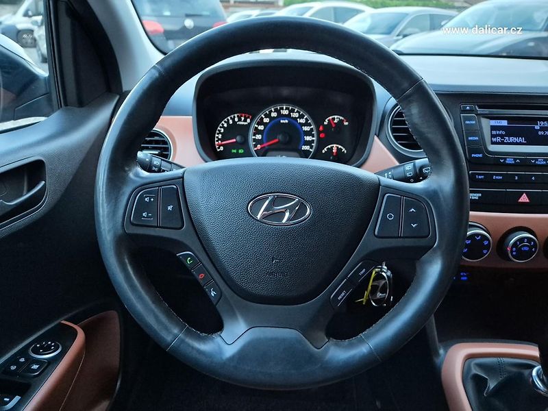 Hyundai i10 (2013) 1.2i 64 KW Klima FIFA Edice - fotka 24 z 53