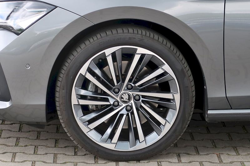 Škoda Superb (2025) L&K 2.0 TDI 142 kW 4x4 DSG - fotka 7 z 28