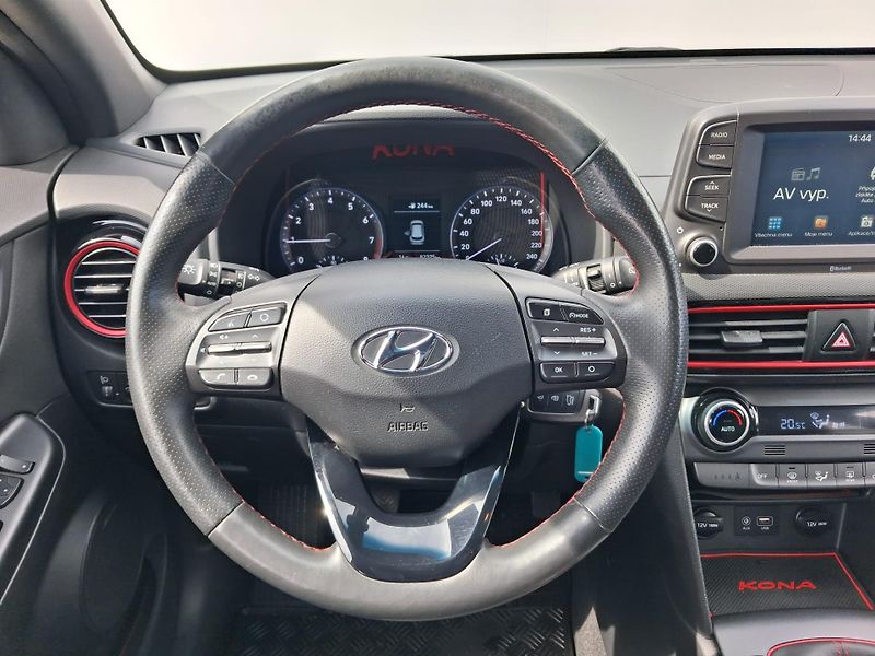 Hyundai Kona 1.0 T-GDI 88kW - fotka 14 z 25