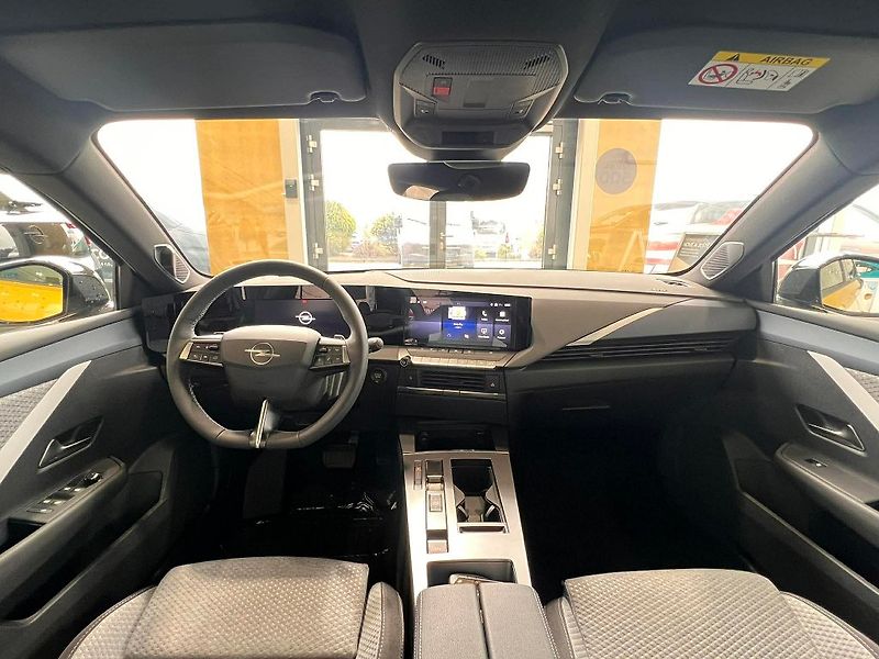 Opel Astra (2026) Edition HB 1.2 Hybrid 145k - fotka 9 z 22