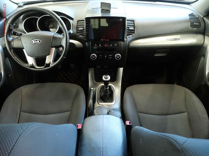 Kia Sorento (2010) 2.2CRDi 4x4, AC, temp - fotka 8 z 18