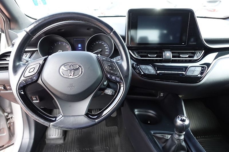 Toyota C-HR 1,2 T 6M/T Active Htd seats - fotka 15 z 32
