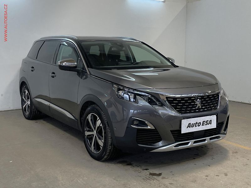 Peugeot 5008 (2019) 1.5 HDi, Crossway, LED, panor - fotka 1 z 17
