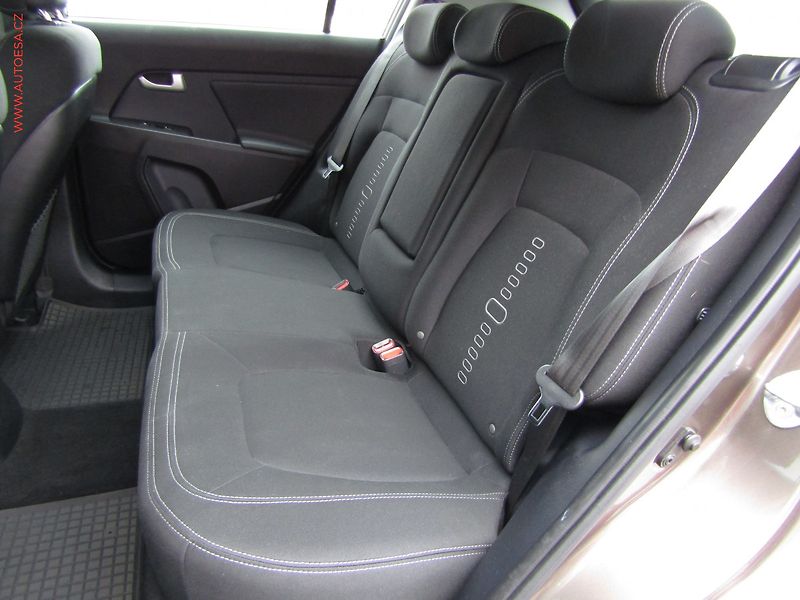 Kia Sportage (2016) 2.0 CRDi 4x4, ČR, TOP, AT - fotka 10 z 18