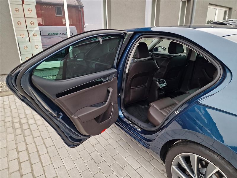 Škoda Superb 2.0TDI 140kW L&K 4x4 DSG, ČR - fotka 18 z 50