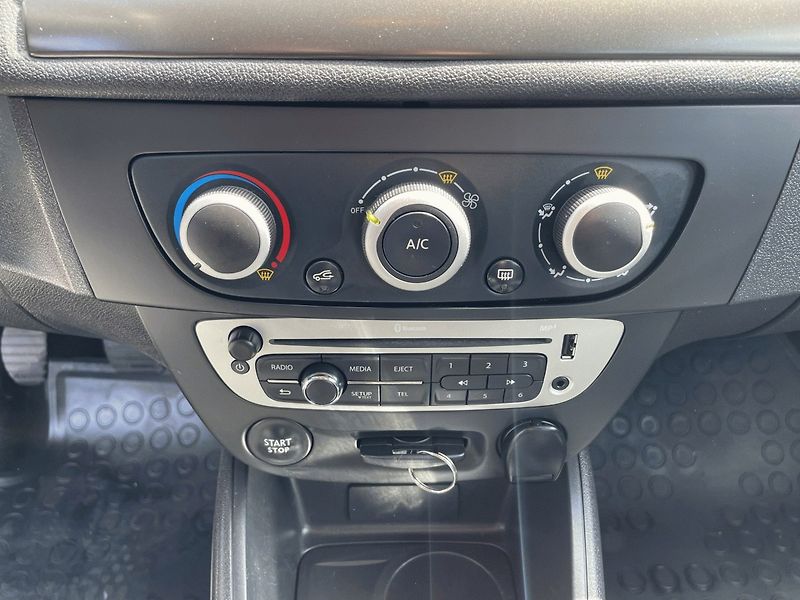 Renault Mégane (2015) 1.6,16V, 81kW, Life,1.Maj - fotka 19 z 30