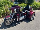 Harley-Davidson FLHTCUTG Tri Glide Ultra Classic (2015) - náhled 3