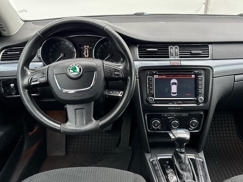 Škoda Superb DSG - fotka 18 z 25