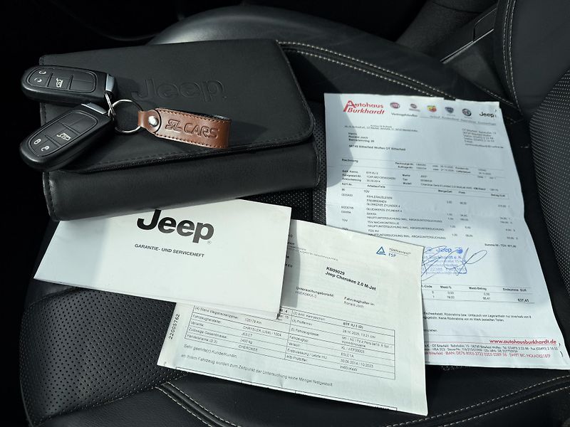 Jeep Cherokee 2.0 M-JET 4X4 LIMITED NAV KŮŽE - fotka 40 z 43