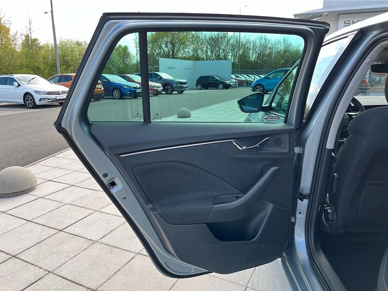 Škoda Scala 1,0 TSI 85 kW TOP SELECTION - fotka 22 z 28