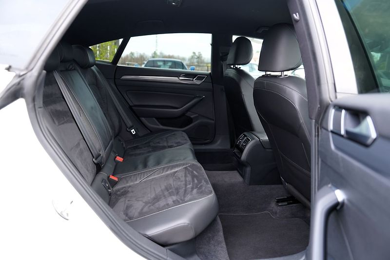 Volkswagen Arteon 2.0 TDI/4Motion/DSG/R-line - fotka 29 z 40