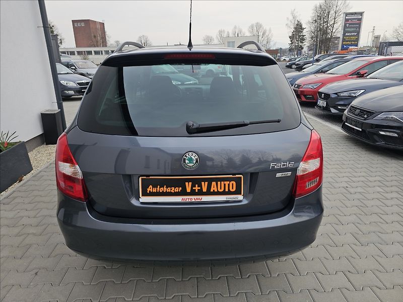 Škoda Fabia II 1,2TSi 63KW Ambiente - fotka 8 z 43