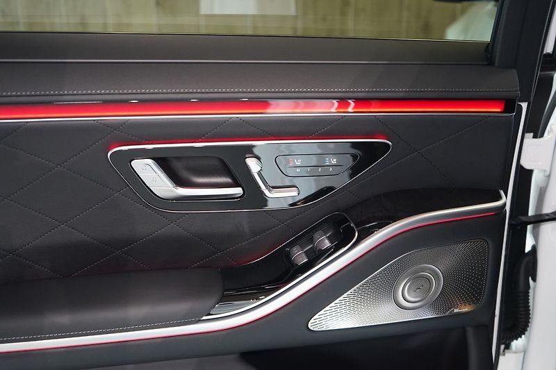 Mercedes-Benz Třídy S 400d 4MATIC L, AMG, Panorama - fotka 42 z 50