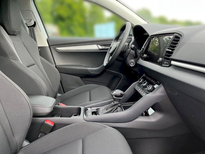 Škoda Karoq (2025) SELECTION 1.5 TSI DSG - fotka 23 z 30