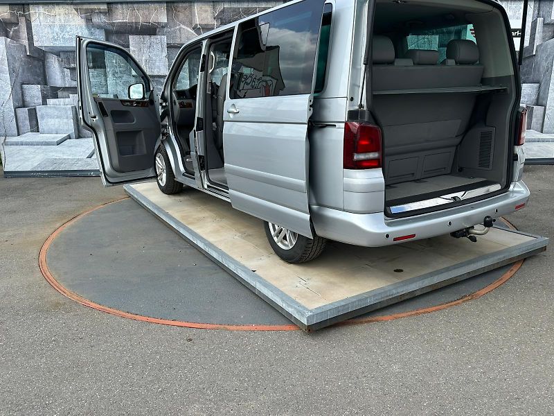 Volkswagen Multivan (2006) 2.5TDi, 128KW, HIGHLINE - fotka 9 z 26