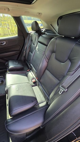 Volvo XC60 (2019) - fotka 10 z 18