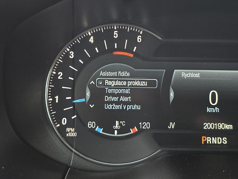 Ford S-MAX TITANIUM 2.0 132kW LED + NAVI - fotka 22 z 48