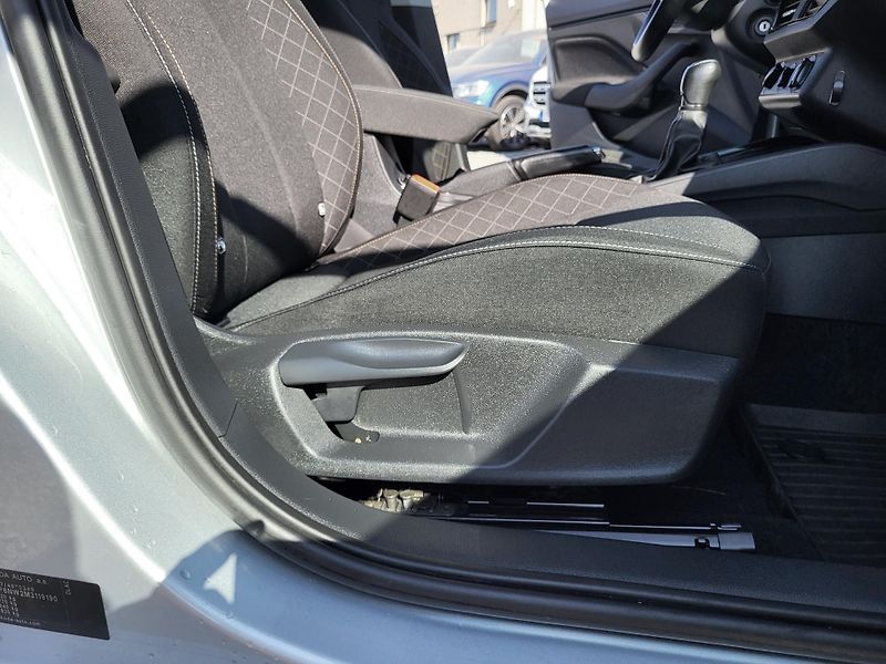 Škoda Scala 1.0 TSI 70kW AMBITION *ČR - fotka 22 z 42