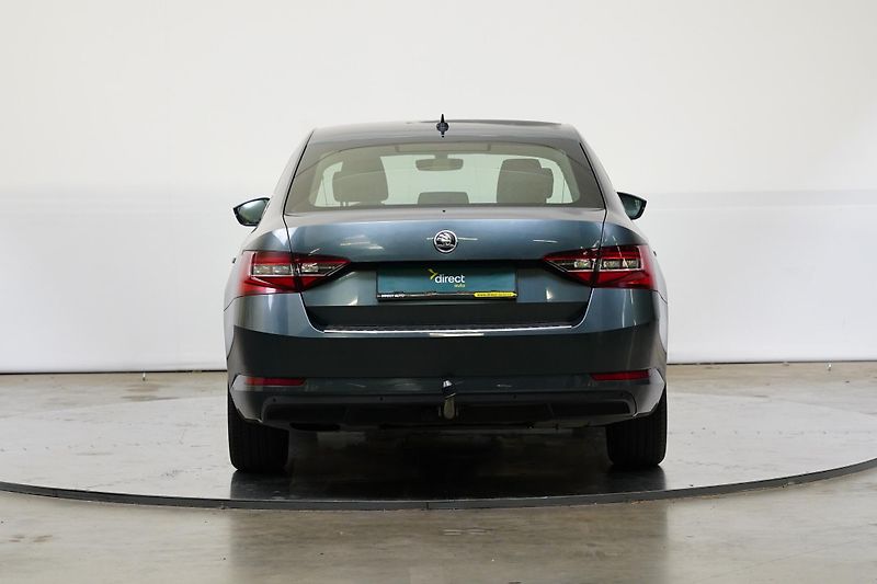 Škoda Superb - fotka 6 z 28