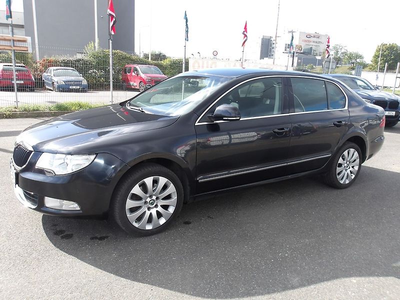 Škoda Superb 2,0TDi 103kW DSG ! ČR ! 2.MAJ. - fotka 9 z 45