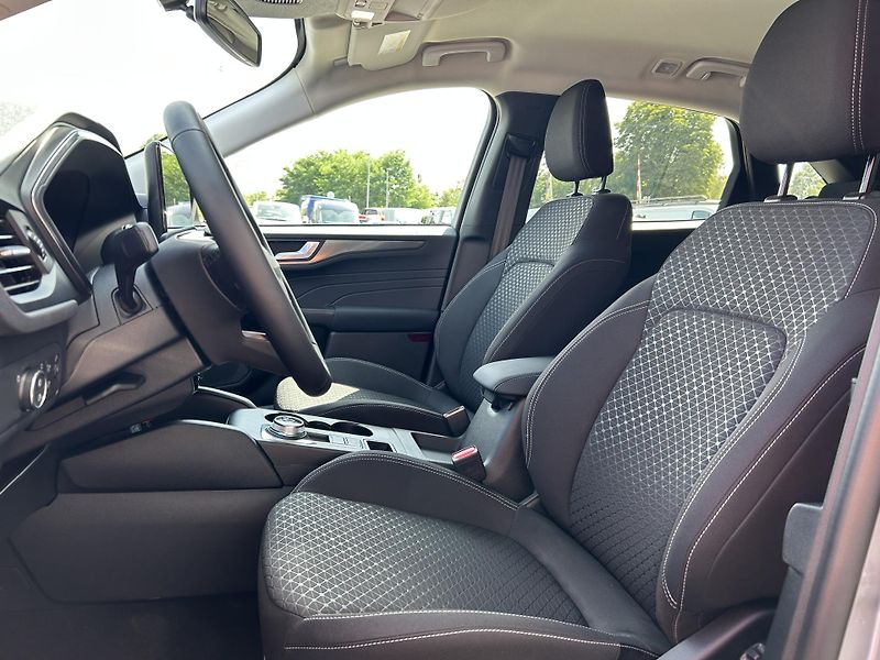 Ford Kuga Top Edition 2.5 HEV 132 kW - fotka 17 z 37