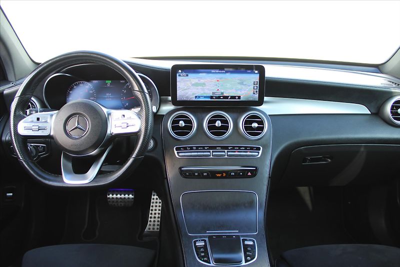 Mercedes-Benz GLC 300 4MATIC COUPE AMG 1.MAJ. ČR - fotka 13 z 32