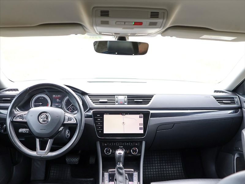 Škoda Superb 2,0 TDI 140kW 4x4 DSG L&K CZ - fotka 29 z 38