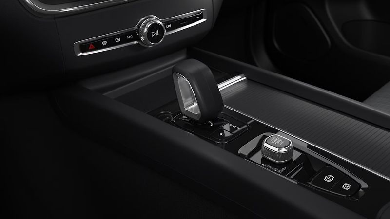 Volvo XC60 (2026) B5 AWD AUT ESSENTIAL - fotka 10 z 10