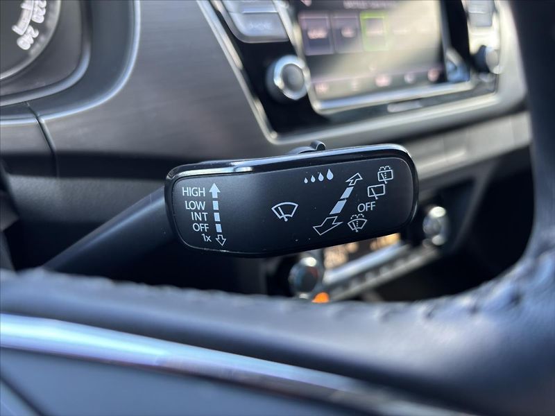 Škoda Fabia 1,0 TSi Style FULL LED CARPLAY - fotka 31 z 39