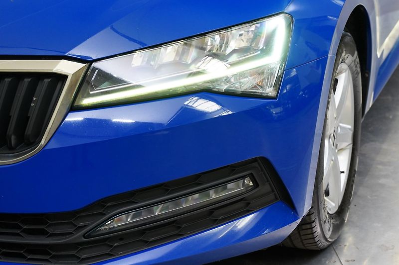 Škoda Superb - fotka 8 z 22
